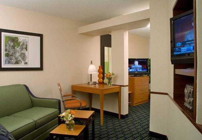 Fairfield Inn & Suites By Marriott Bloomington Exterior photo